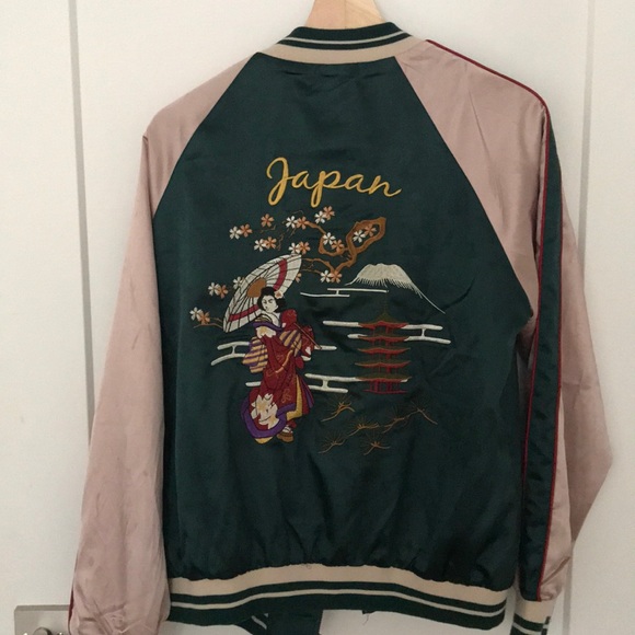 Silk design light coat - Picture 2 of 2